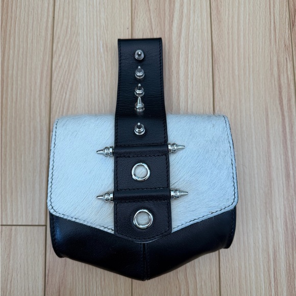 Handbags - Okthein Black and White Women's Bag